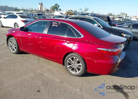 2015 Toyota Camry Se z USA, uszkodzony, nr VIN 4T1BF1FK8FU877449